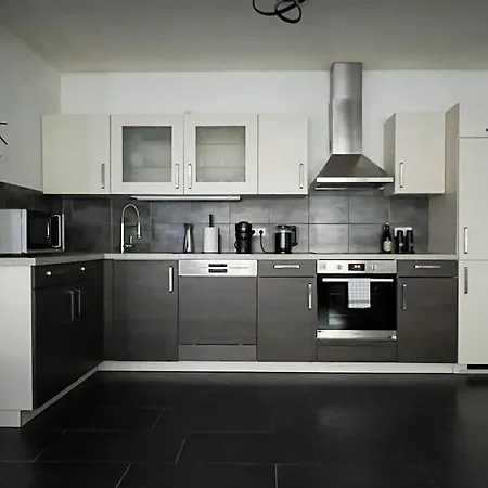 Comfy In Modern 2-bdr Near Downtown *