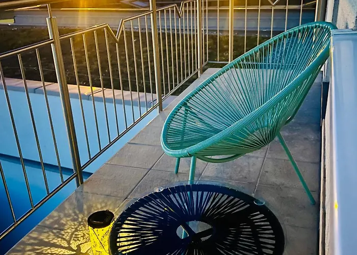 Daire Comfy In Modern 2-bdr Near Downtown *